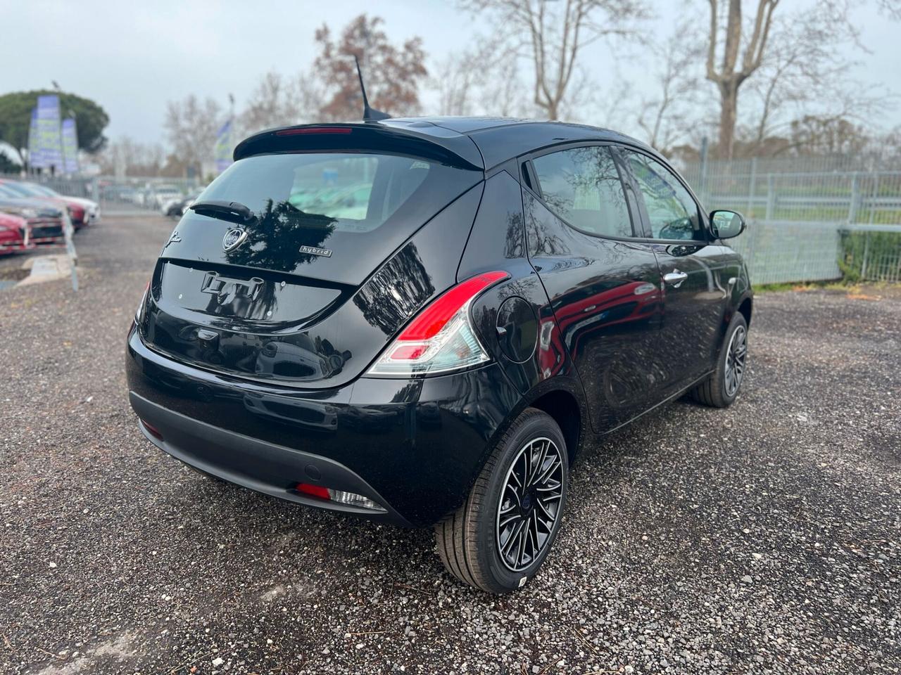 Lancia Ypsilon 1.0 FireFly Hybrid