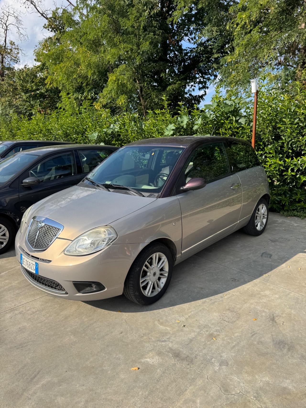 Lancia Ypsilon 1.3 MJT 90 CV Platino