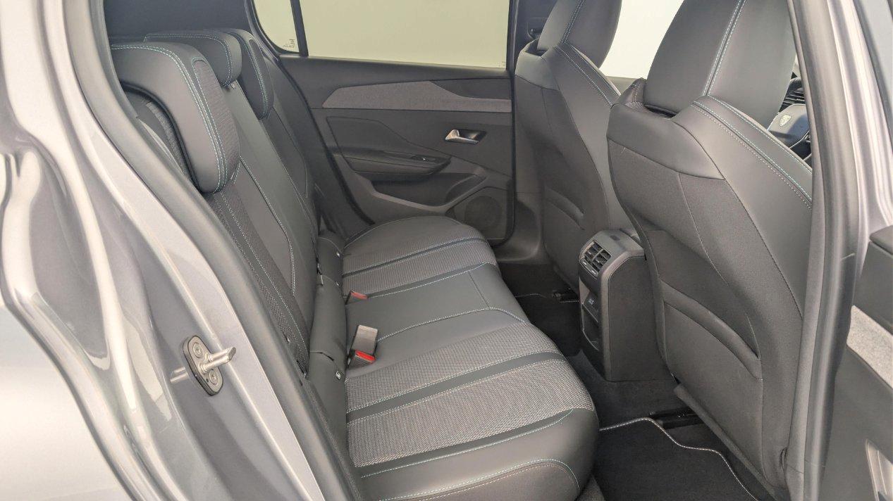 Peugeot 308 1.2 hybrid Allure 145cv e-dcs 6 in Promo