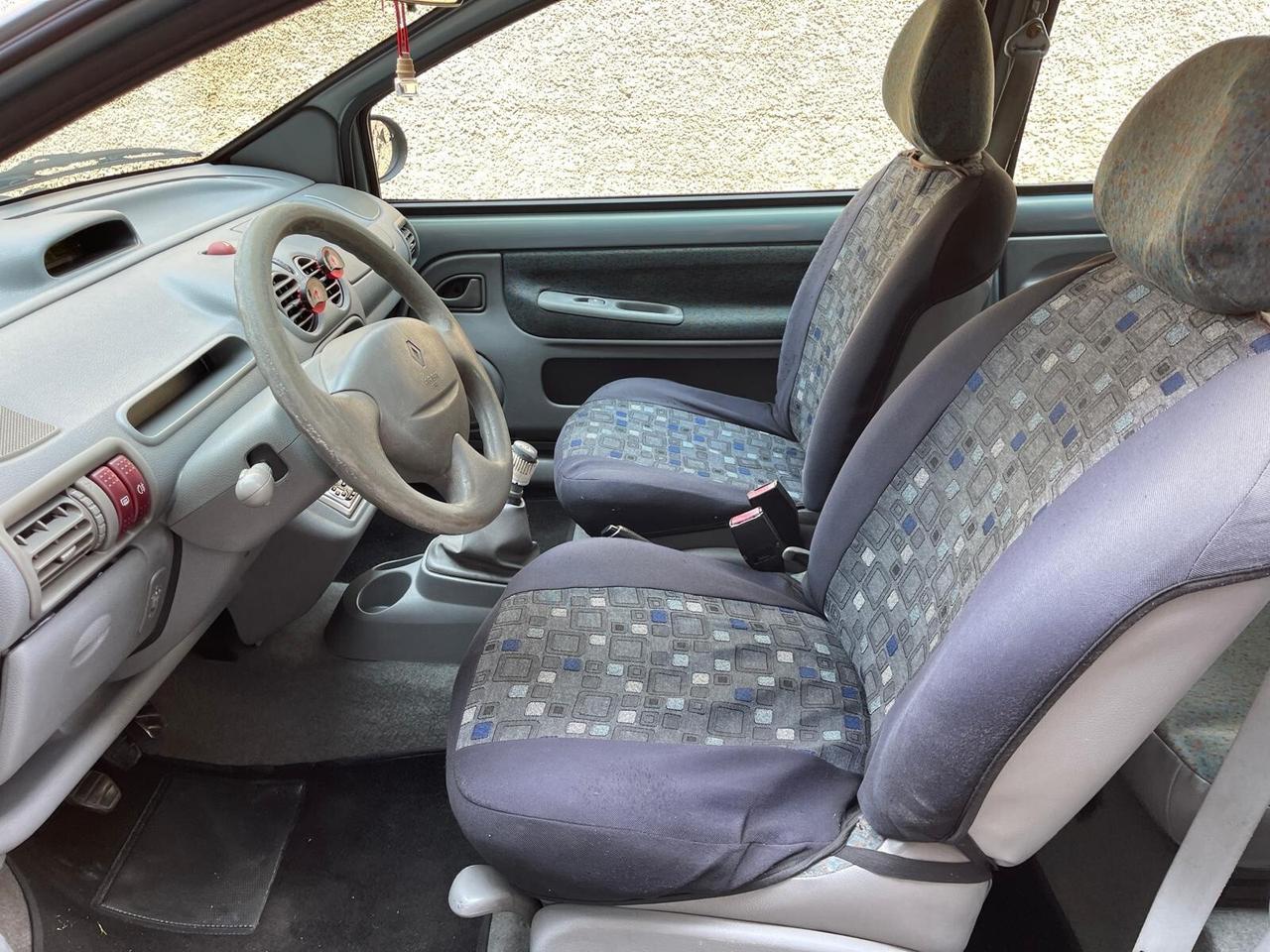 Renault Twingo 1.2i benzina neopatentati