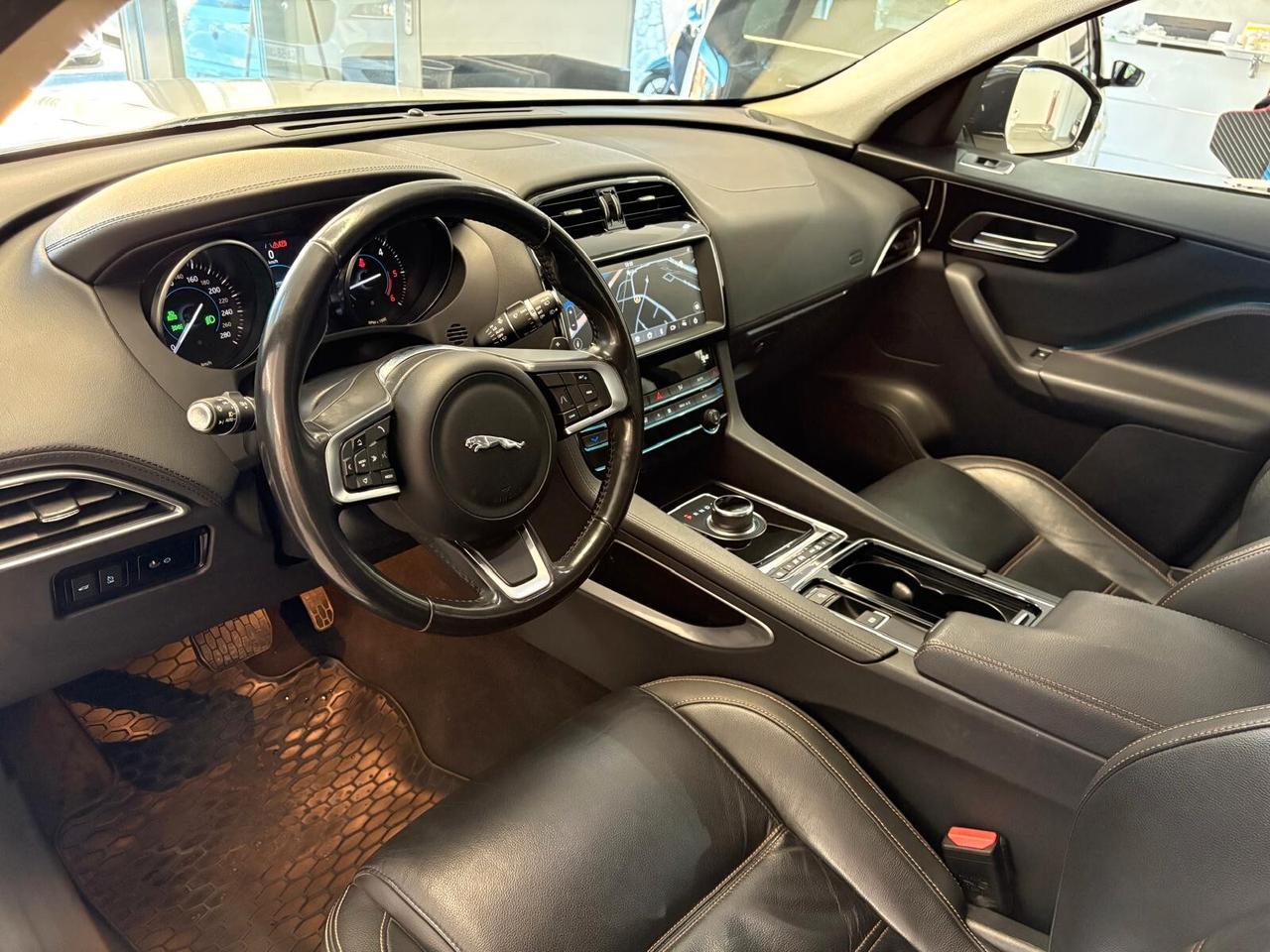 Jaguar F-Pace 2.0 D 180 CV AWD aut. Prestige