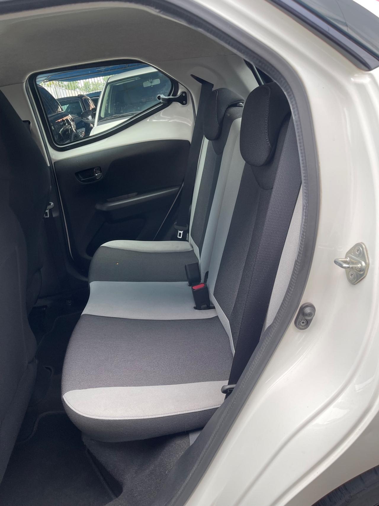 Toyota Aygo 1.0 VVT-i 69 CV 5 porte x-play
