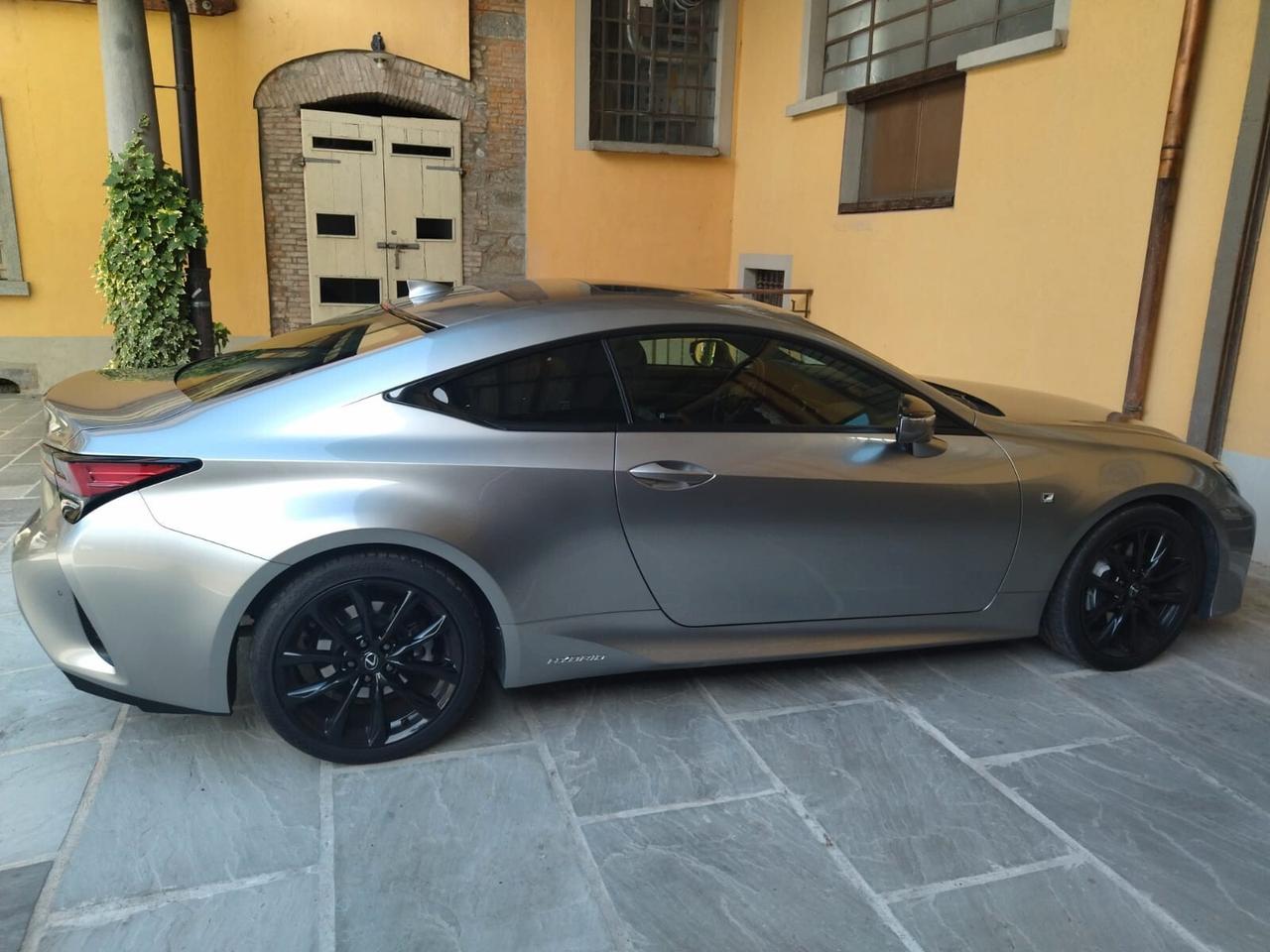 Lexus RC 300h Hybrid F Sport