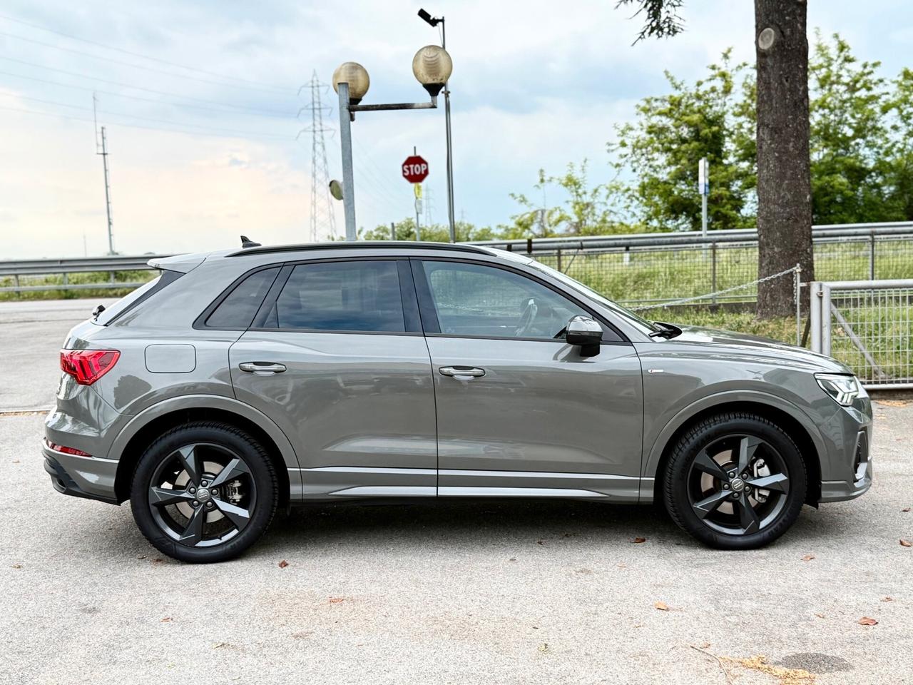 Audi Q3 45 2.0 tfsi S line edition quattro 245cv s-tronic FARI MATRIX