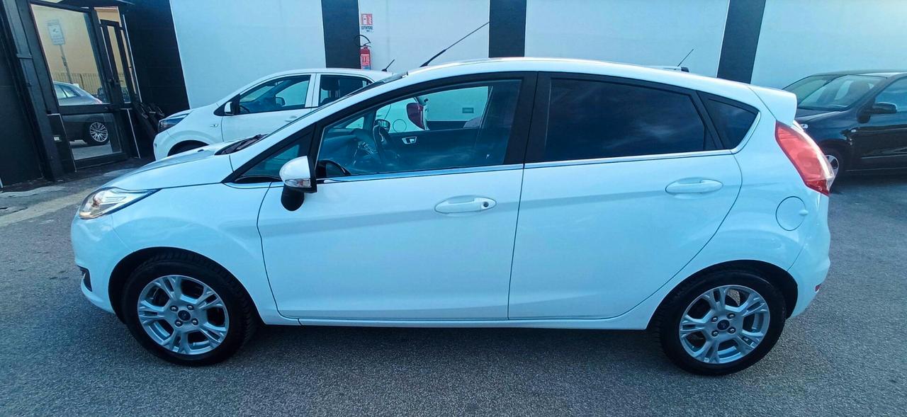 Ford Fiesta TITANIUM SENZA BS PAGA