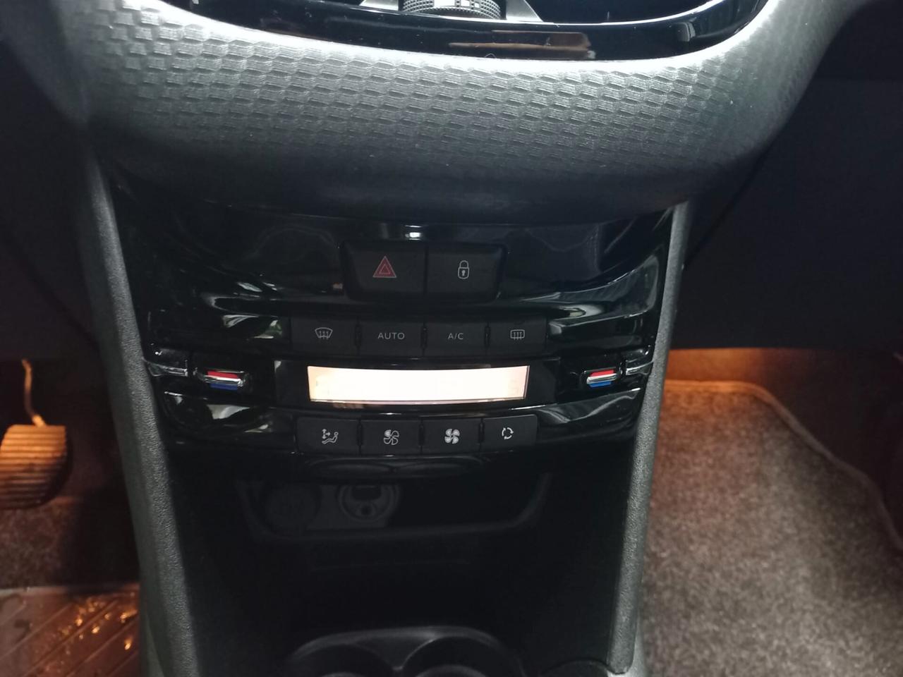 Peugeot 208 PureTech 82 5 porte Allure