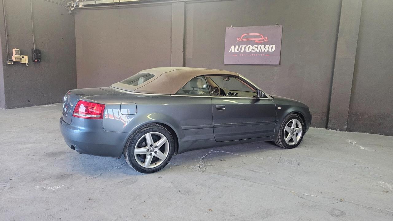 Audi A4 Cabriolet 2.5 V6 TDI cat