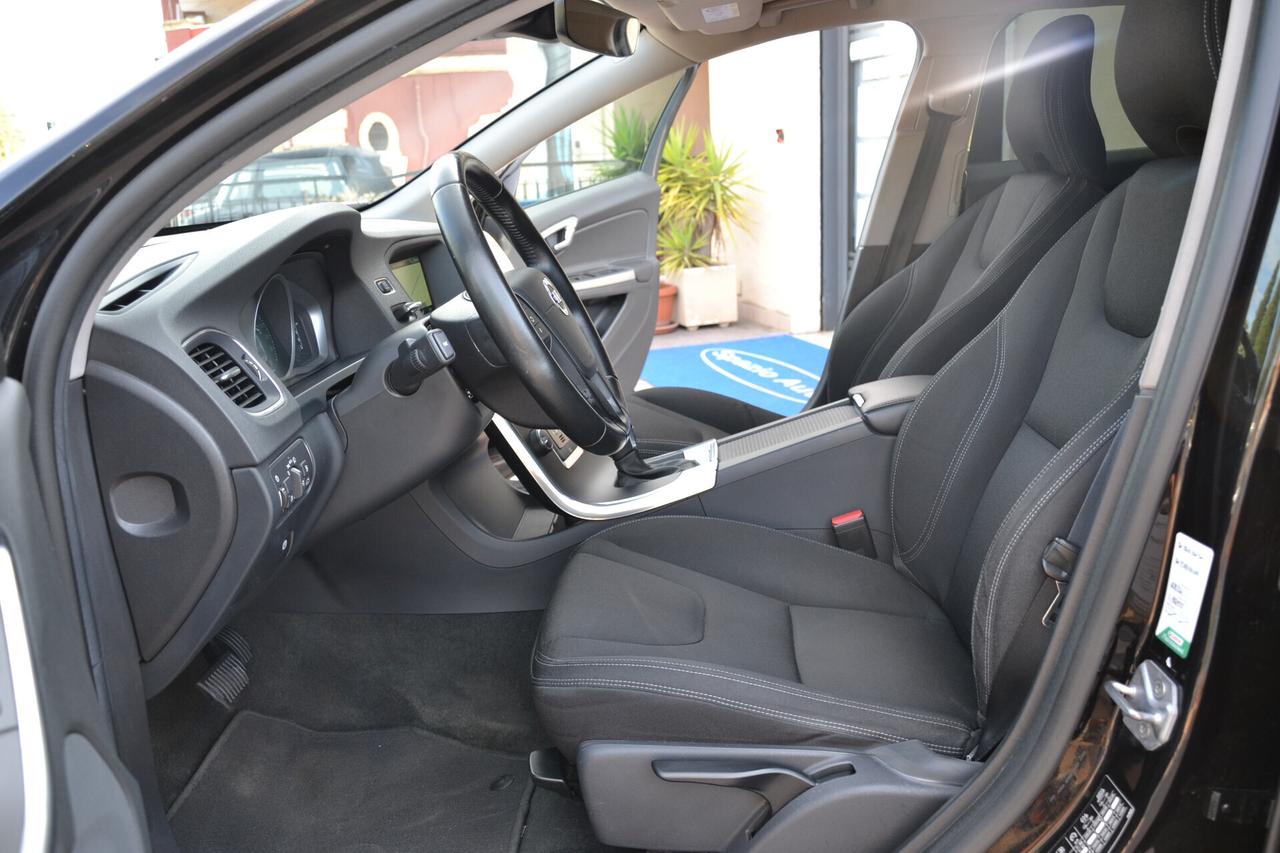 Volvo V60 Cross Country 2.0 D3 150CV AUTO. MOMENTUM **PREZZO VERO**UNIPRO'