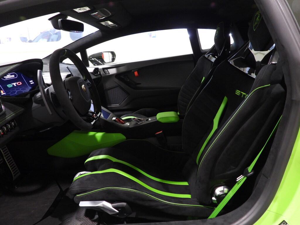 Lamborghini Huracan Coupe 5.2 STO RWD