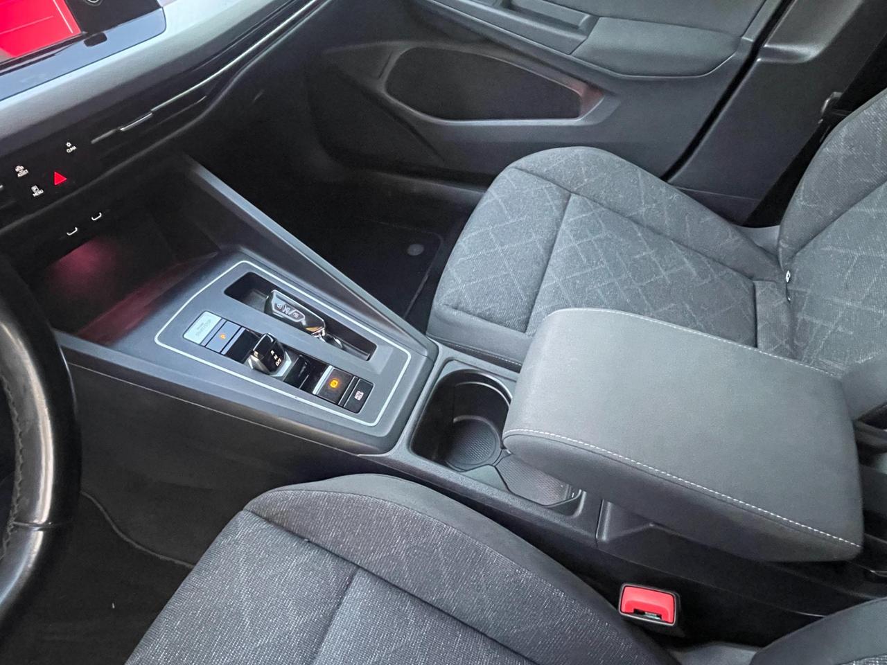 Volkswagen Golf 2.0 tdi Life 115cv dsg