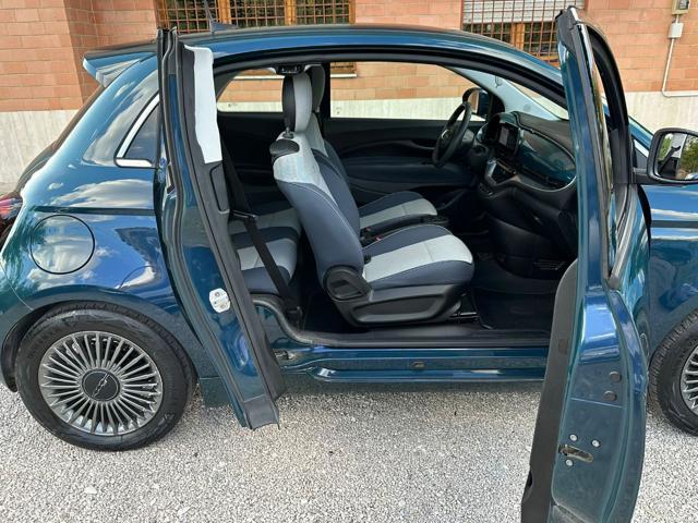 FIAT 500e 3+1 42 kWh Icon +