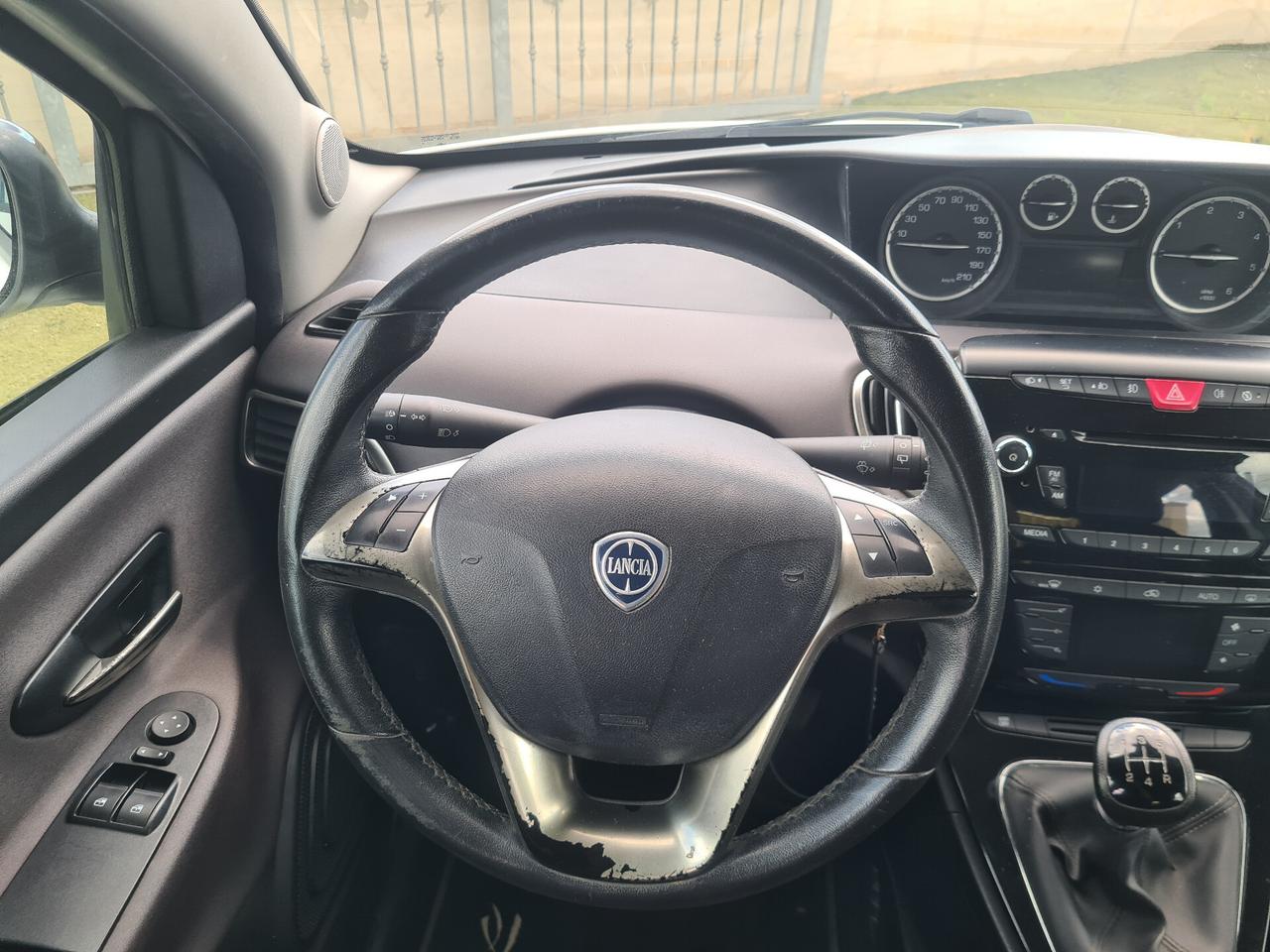 Lancia Ypsilon 1.3 MJT 16V 95 CV Gold 2012 NEOPATENTATI