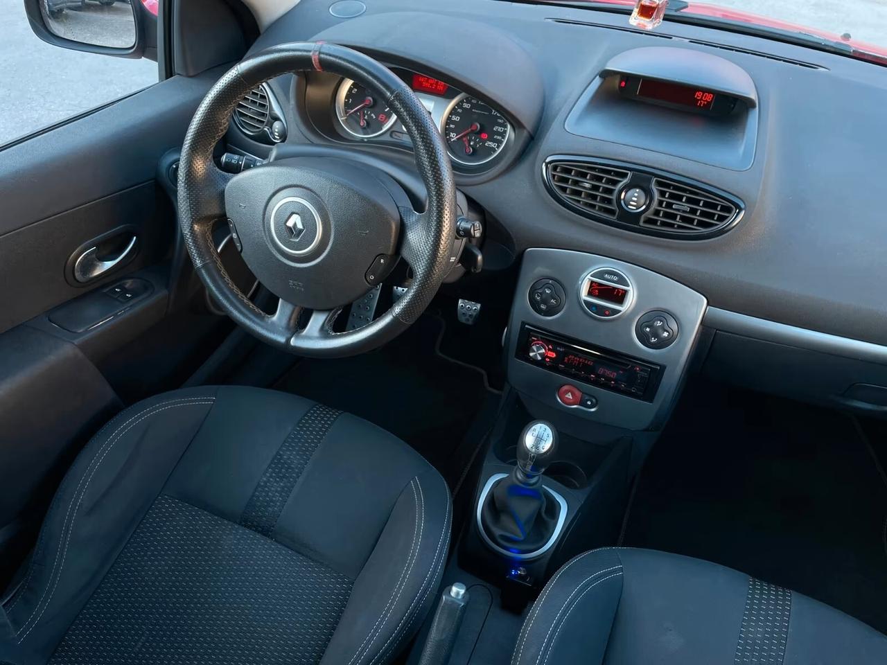 Renault Clio 2.0 16V 197 CV RS