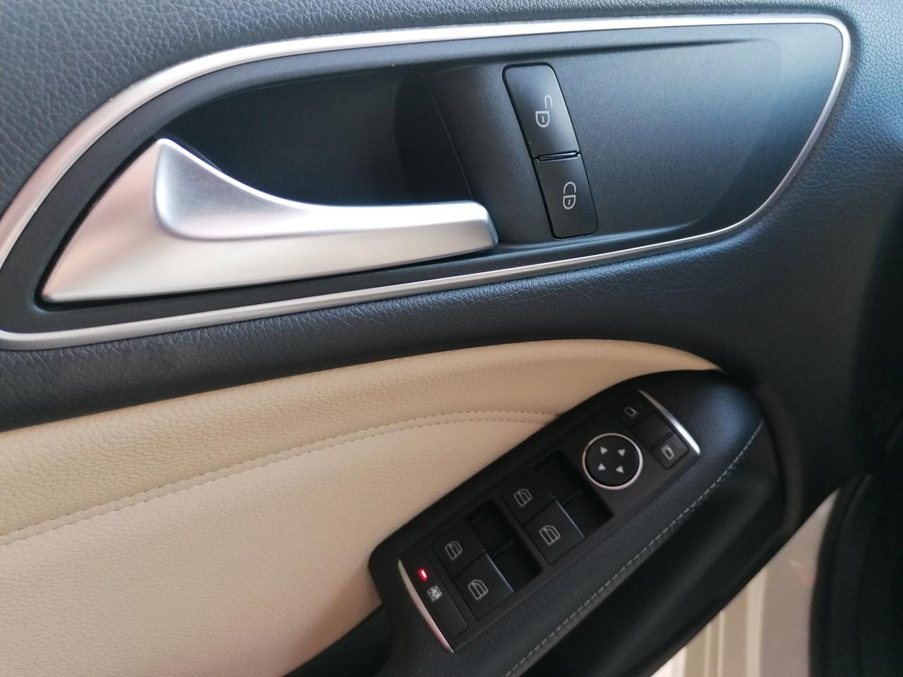 Mercedes-benz B 180 d Premium(full optional)
