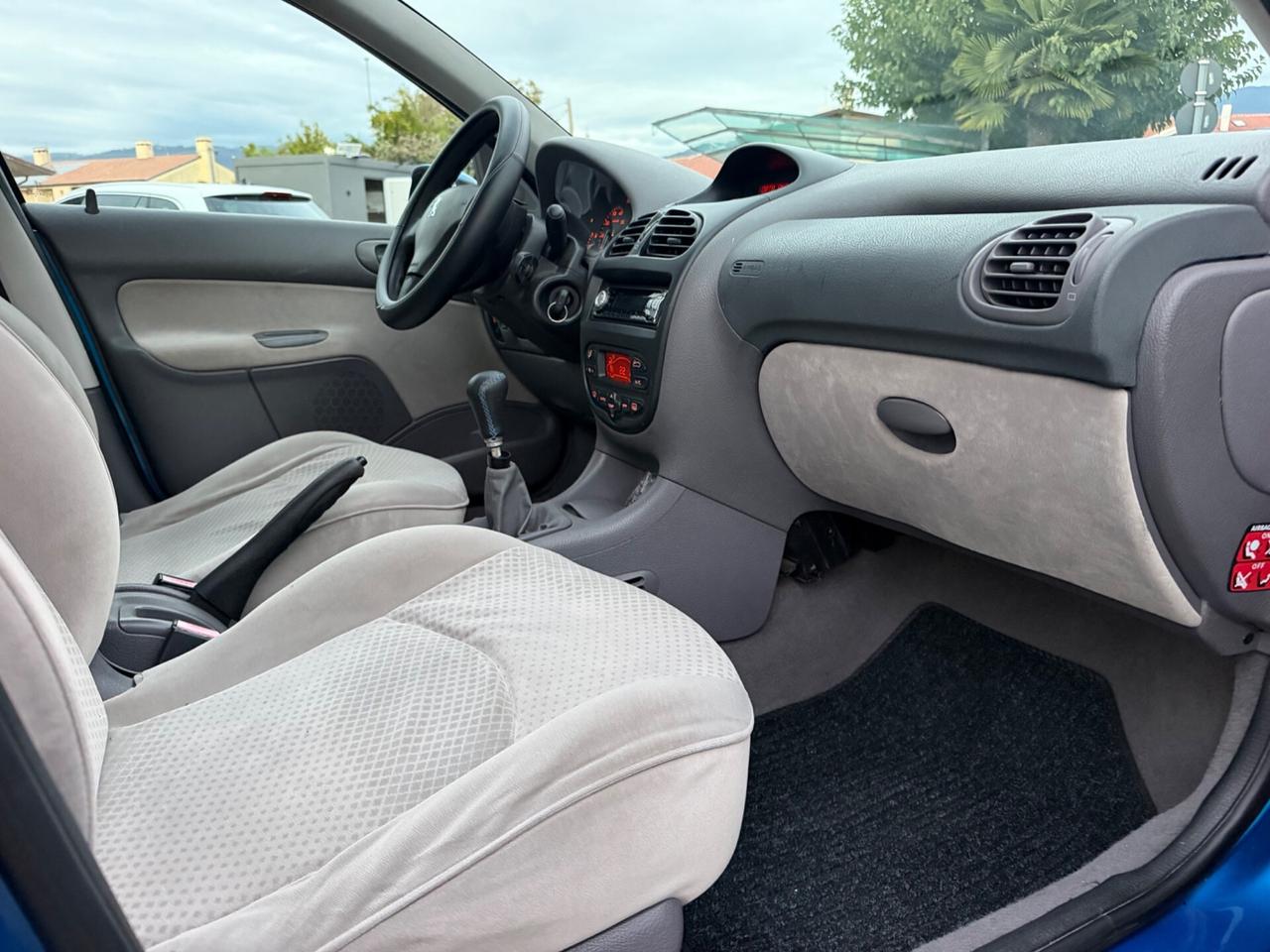 Peugeot 206 1.1 BENZINA 60CV NEOPATENTATI