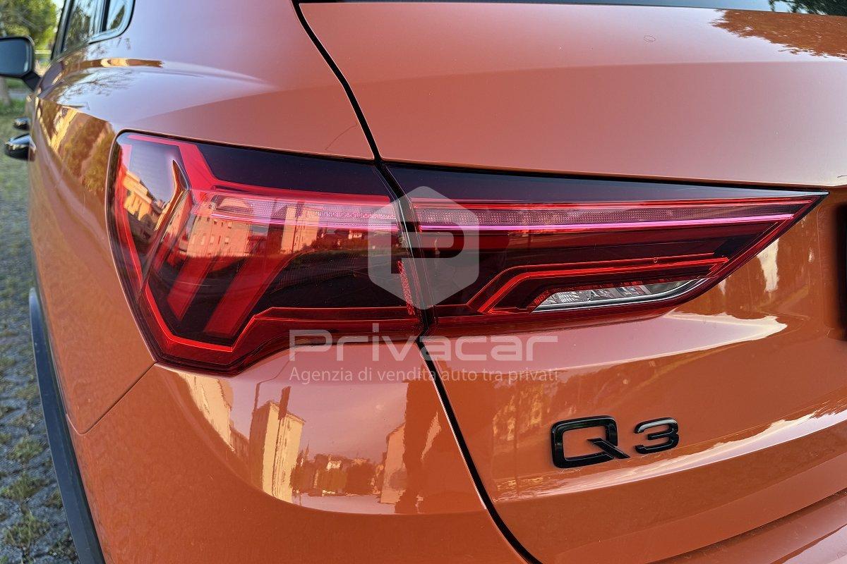 AUDI Q3 35 TDI S tronic Business Advanced
