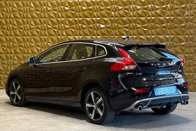 Volvo V40 D2 R-design