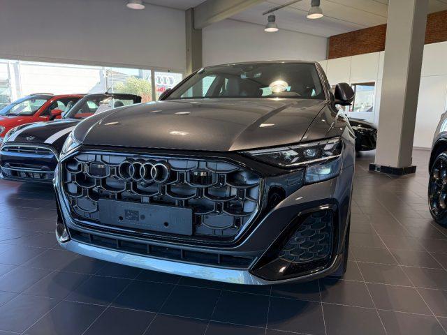 AUDI Q8 50 TDI 286 CV quattro S line edition Black Pack