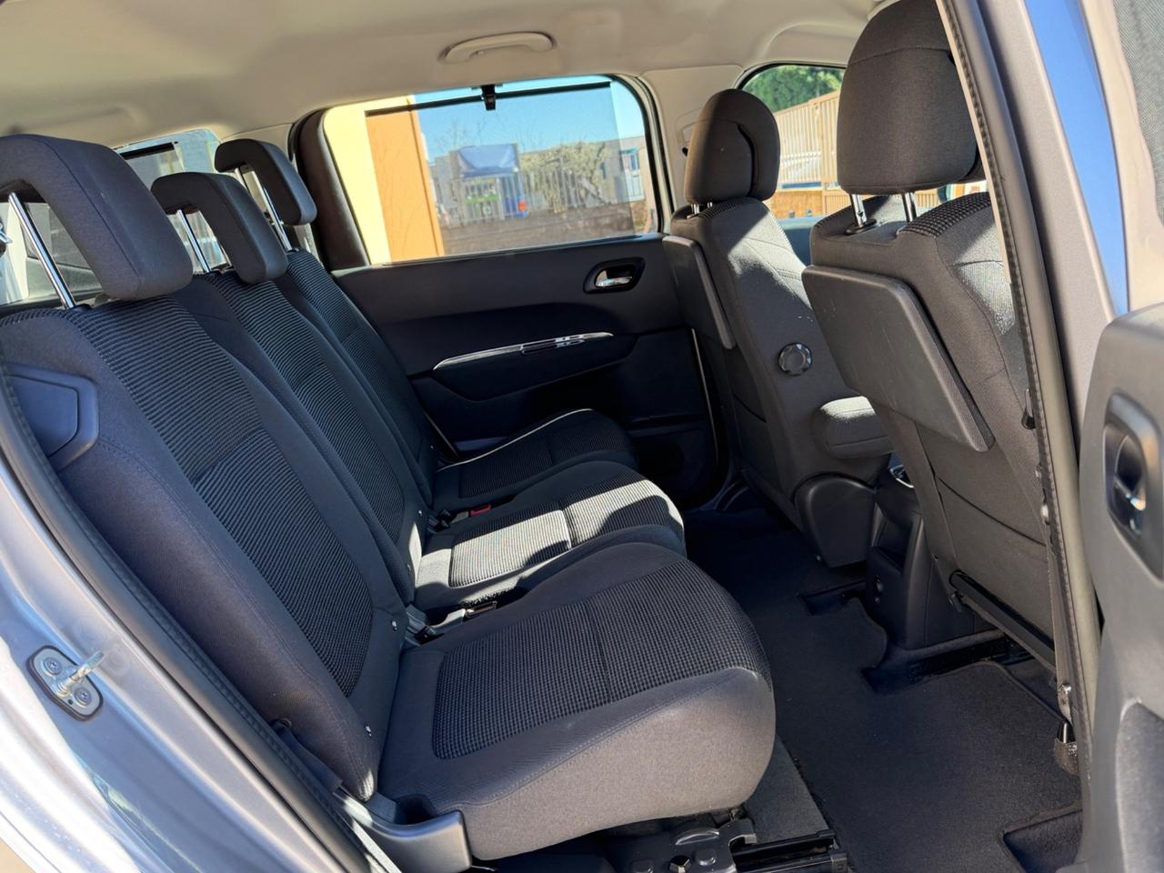 Peugeot 5008 1.6 HDi 115CV Business