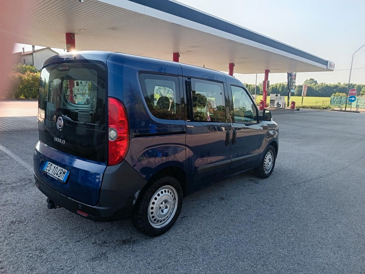 Fiat Doblò 1.4 T-Jet 16V Natural Power Gancio traino