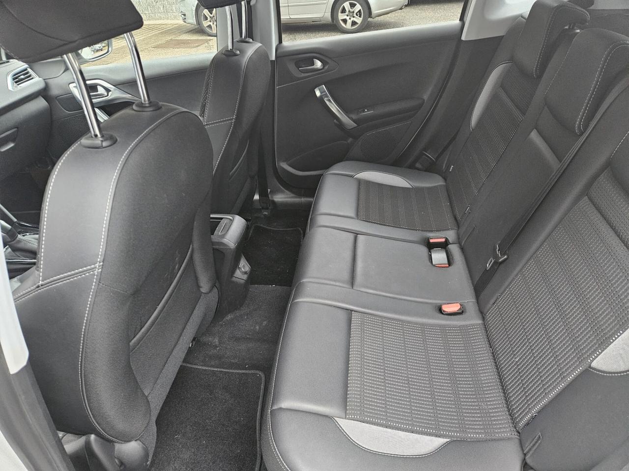 Peugeot 2008 PureTech Turbo 110 S&S Allure