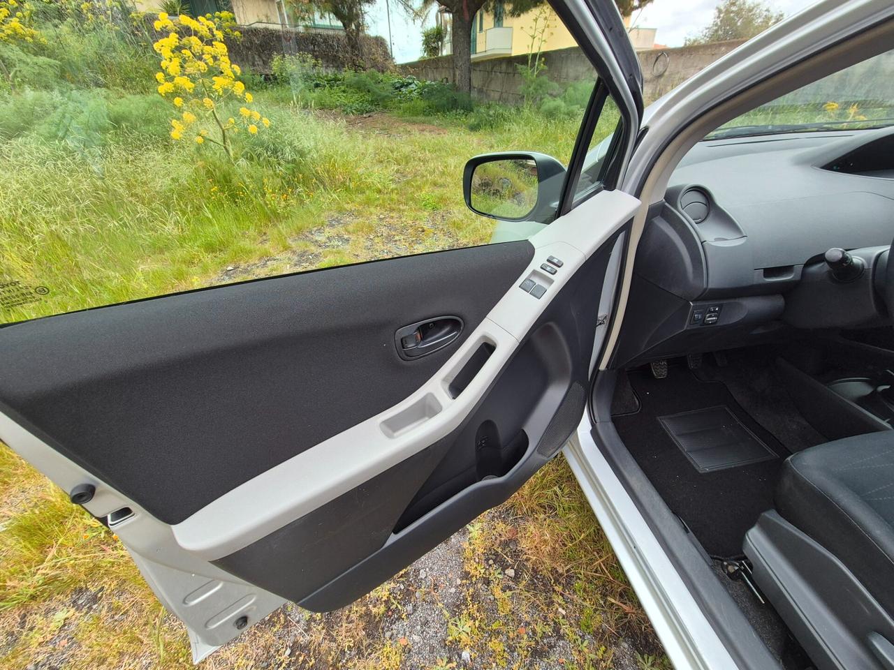 Toyota Yaris 1.0 benzina 5 porte