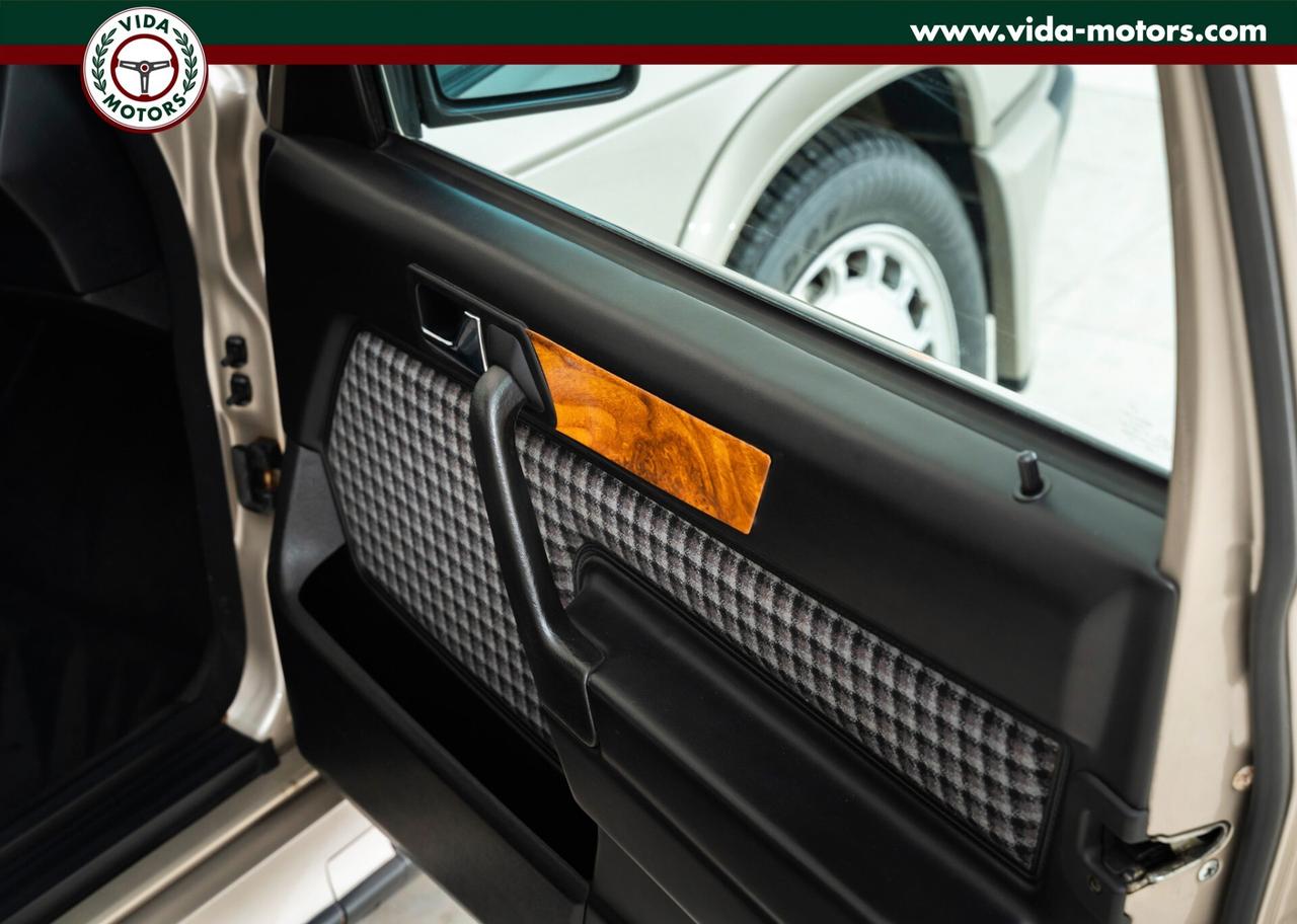 Mercedes-Benz 190E 2.3 16v * BOOK SERVICE * 113.000 KM * COLORE RARO