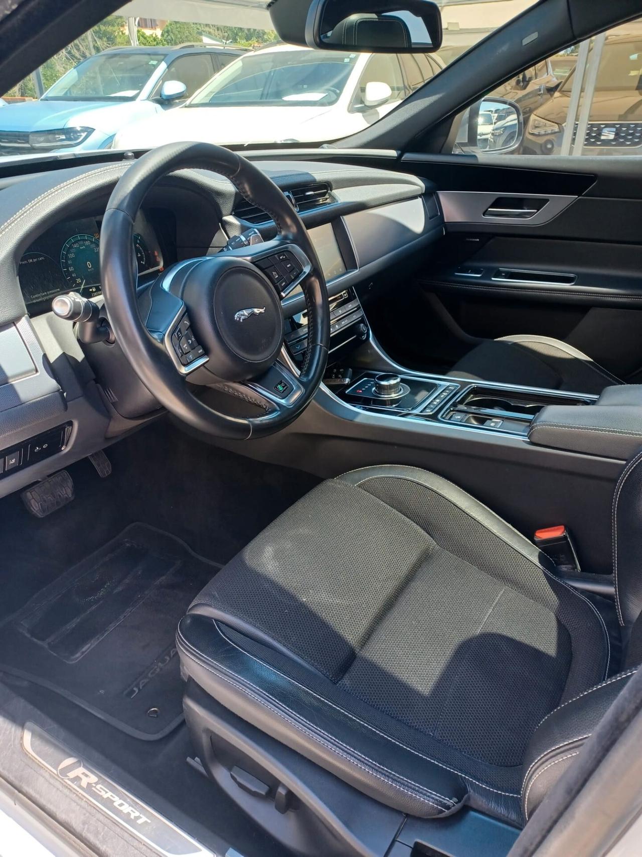 Jaguar XF Sportbrake 2.0 D 180 CV AWD aut. R-Sport