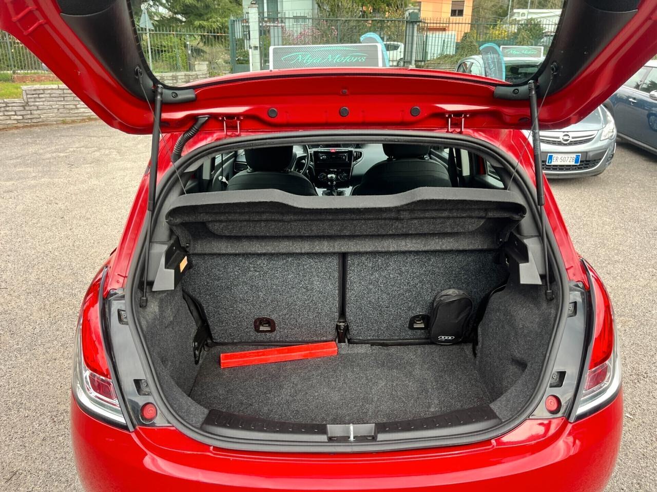 Lancia Ypsilon 1.2 69 CV 5 porte