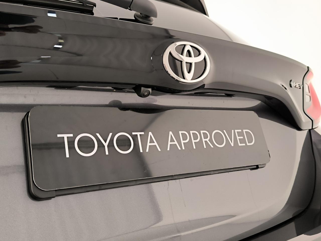 Toyota Yaris 1.5h 130 lounge