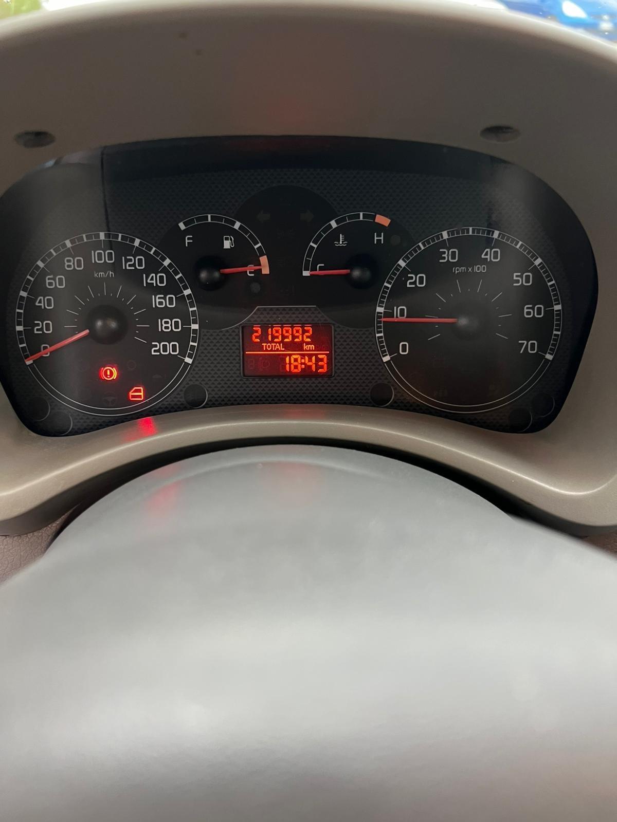 FIAT PANDA 1.2 BENZINA ANNO 2004 X NEOPATENTATI