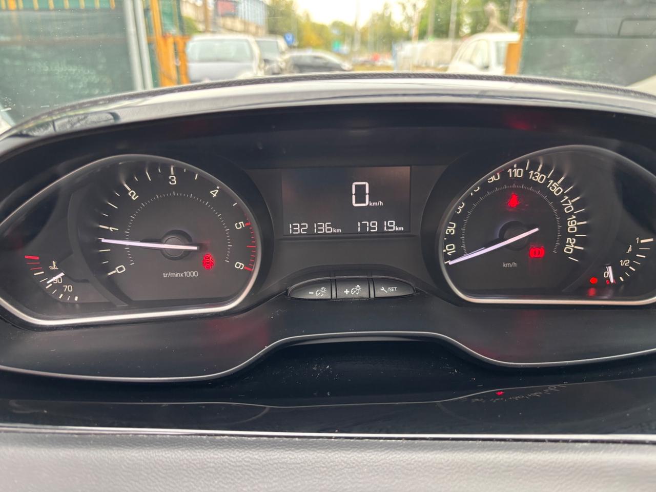 Peugeot 208 1.6 hdi 5 porte OK NEOPATENTATI