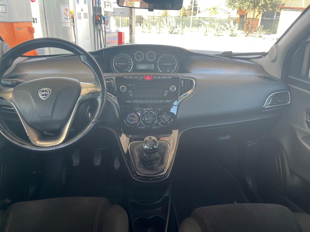 Lancia Ypsilon 0.9 TwinAir 85 CV 5 porte Metano Ecochic Gold