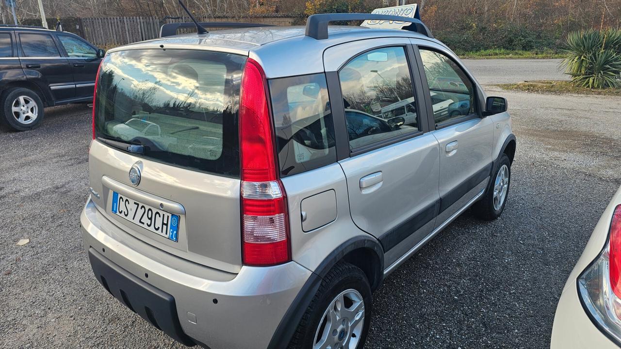 Fiat Panda 1.2 4x4 Climbing gpl solo contatto telefonico..no meil info 3792464507