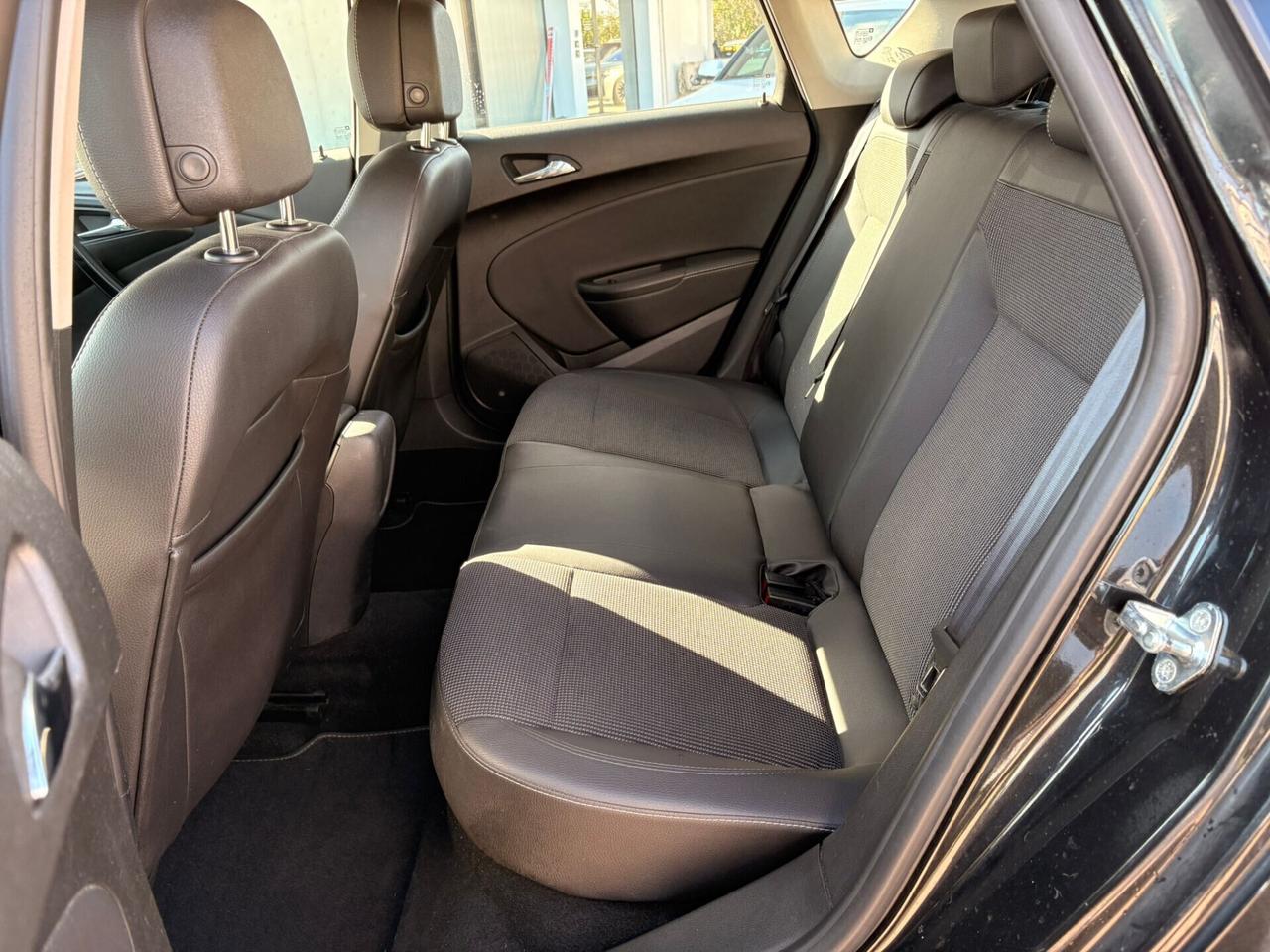 Opel Astra 1.6 CDTI EcoFLEX SeS 5P Cosmo