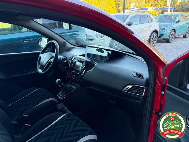LANCIA Ypsilon 1.2 5 porte Gold ANCHE NEOPATENTATI