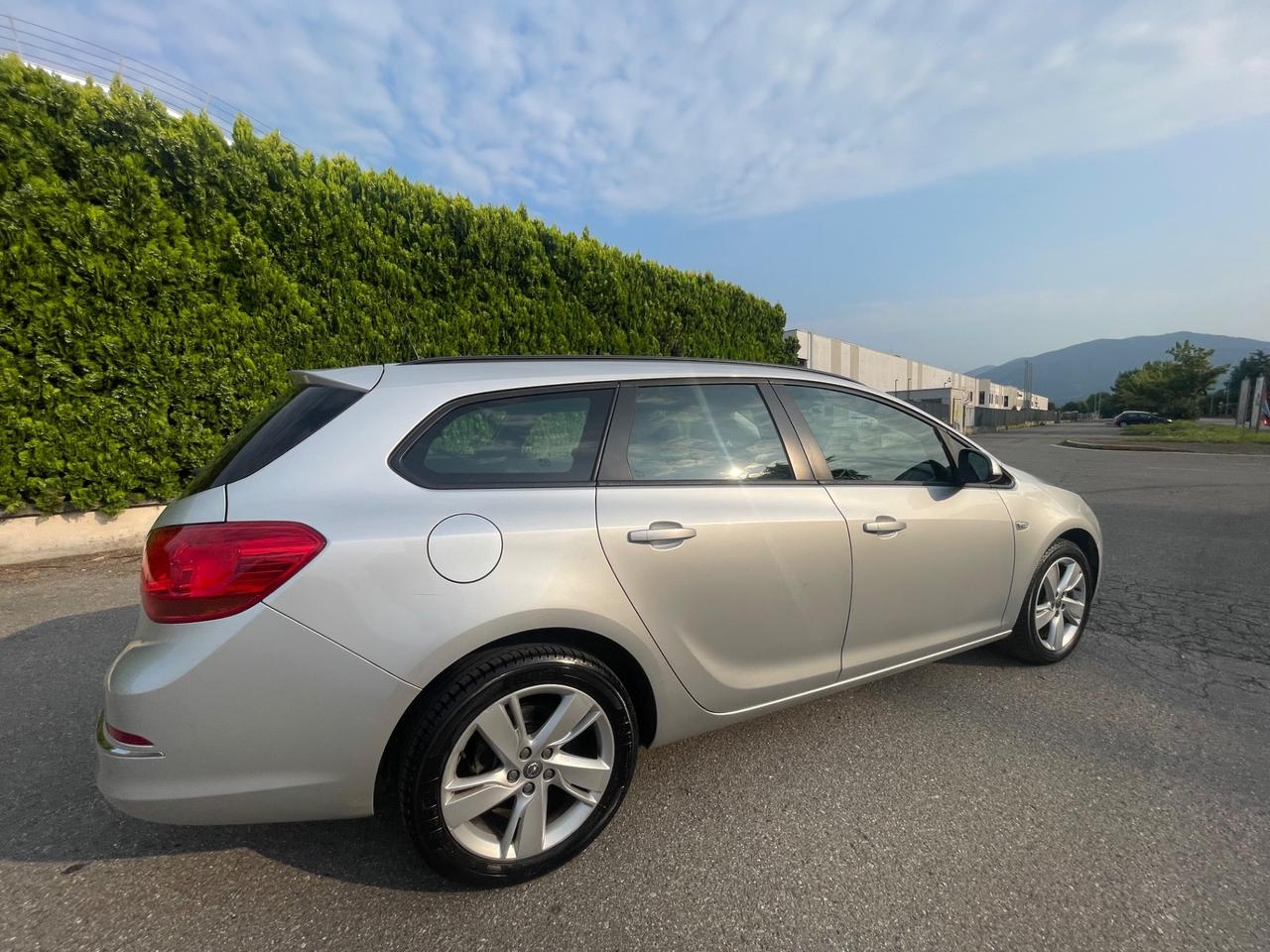Opel Astra Opel astra euro 5, anno 2013 1.4 benzina Gpl
