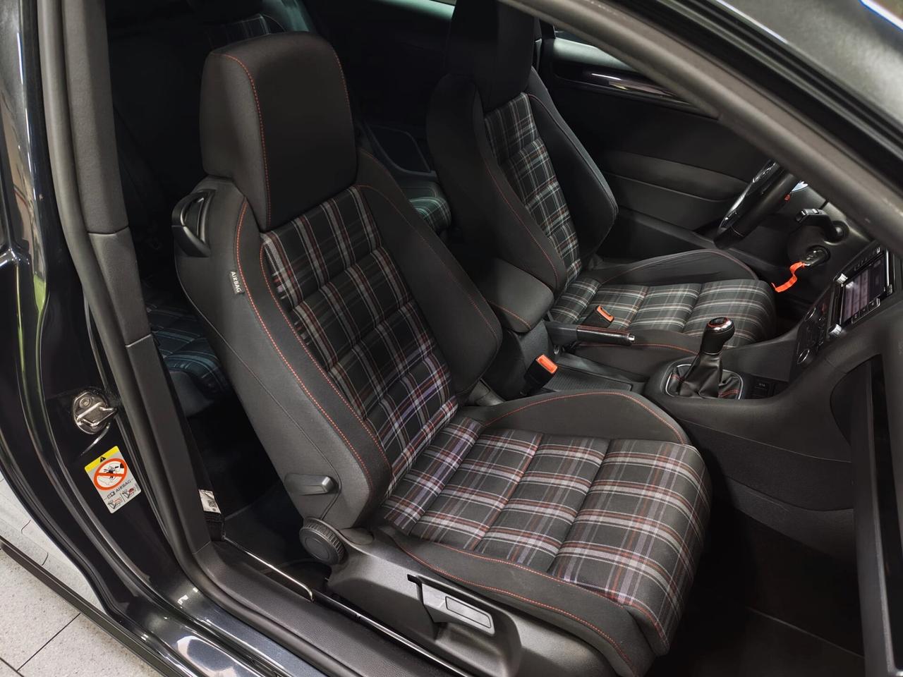 Volkswagen Golf GTI UNICO PROPRIETARIO