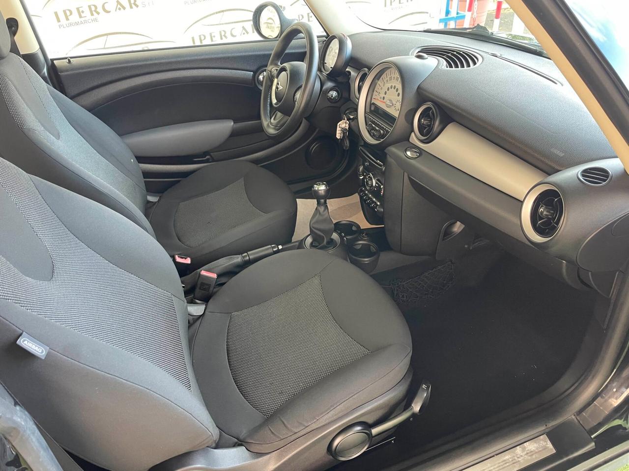 Mini Cooper D 1.6 diesel ( PER NEOPATENTATI )