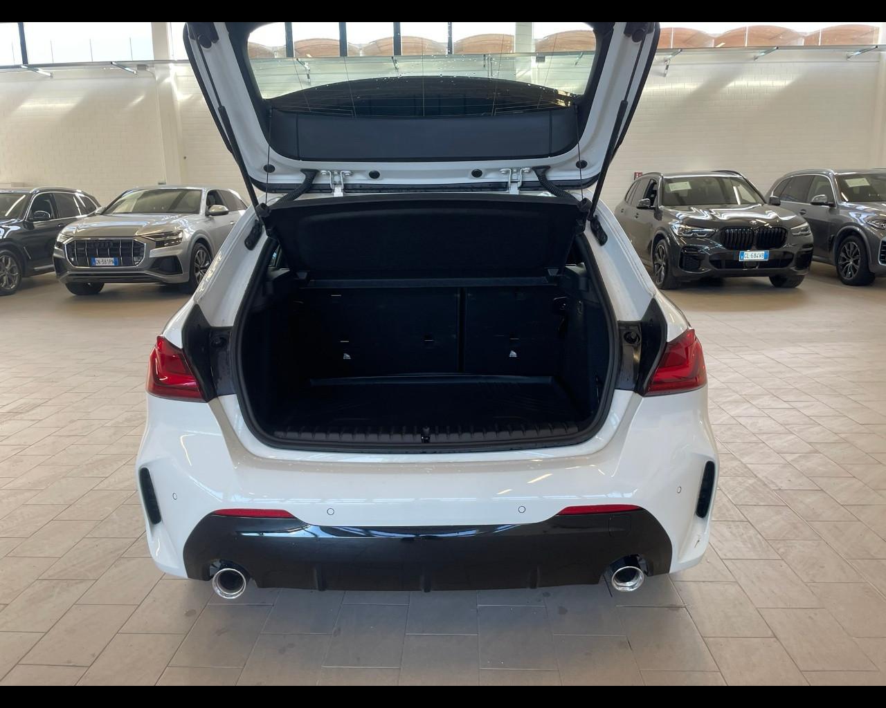 BMW Serie 1 (F40) - 118d 5p. Msport