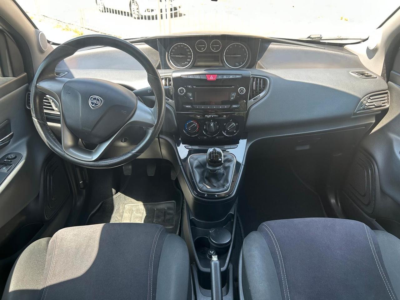 Lancia Ypsilon 1.2 69 CV 5 porte S&S Gold