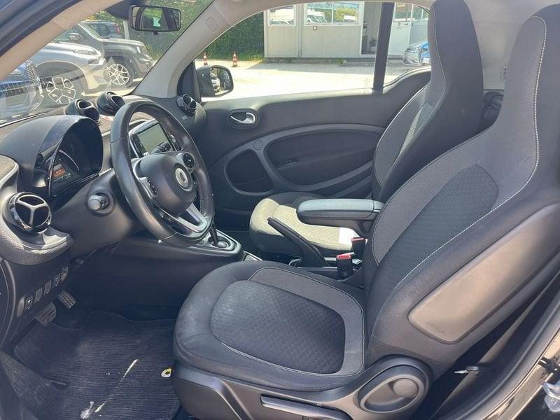 smart fortwo EQ Berlin Black Passion