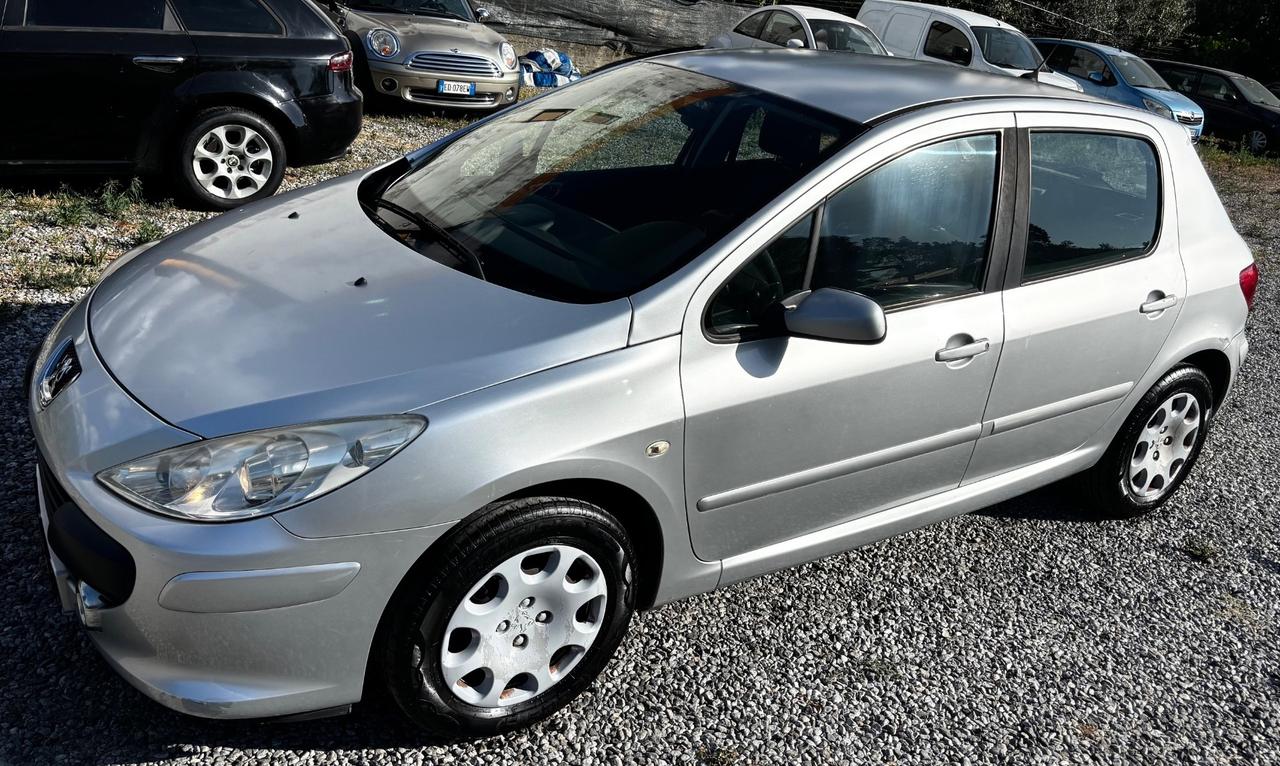 Peugeot 307 1.6 16V HDi 90CV 5p. XT