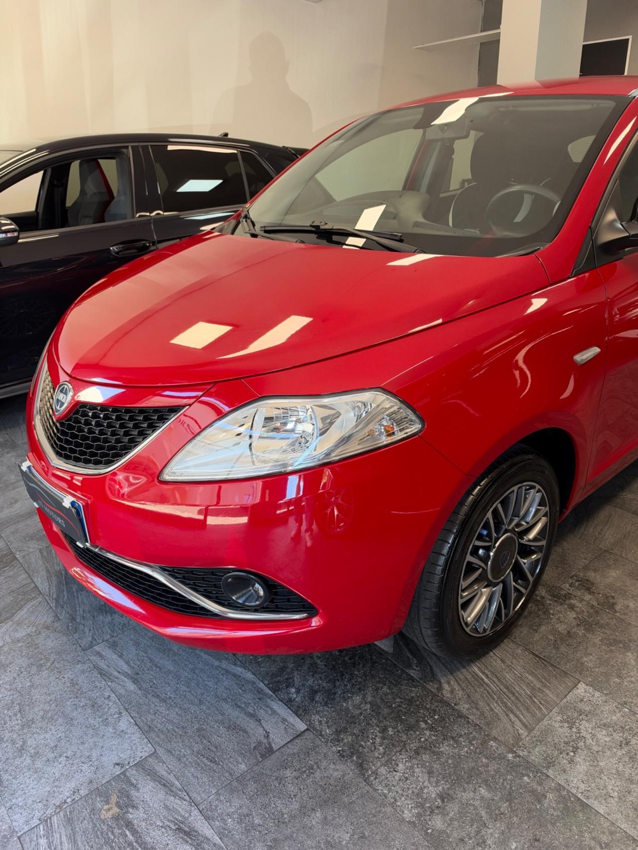 Lancia Ypsilon 1.3 MJT 95 CV Lounge