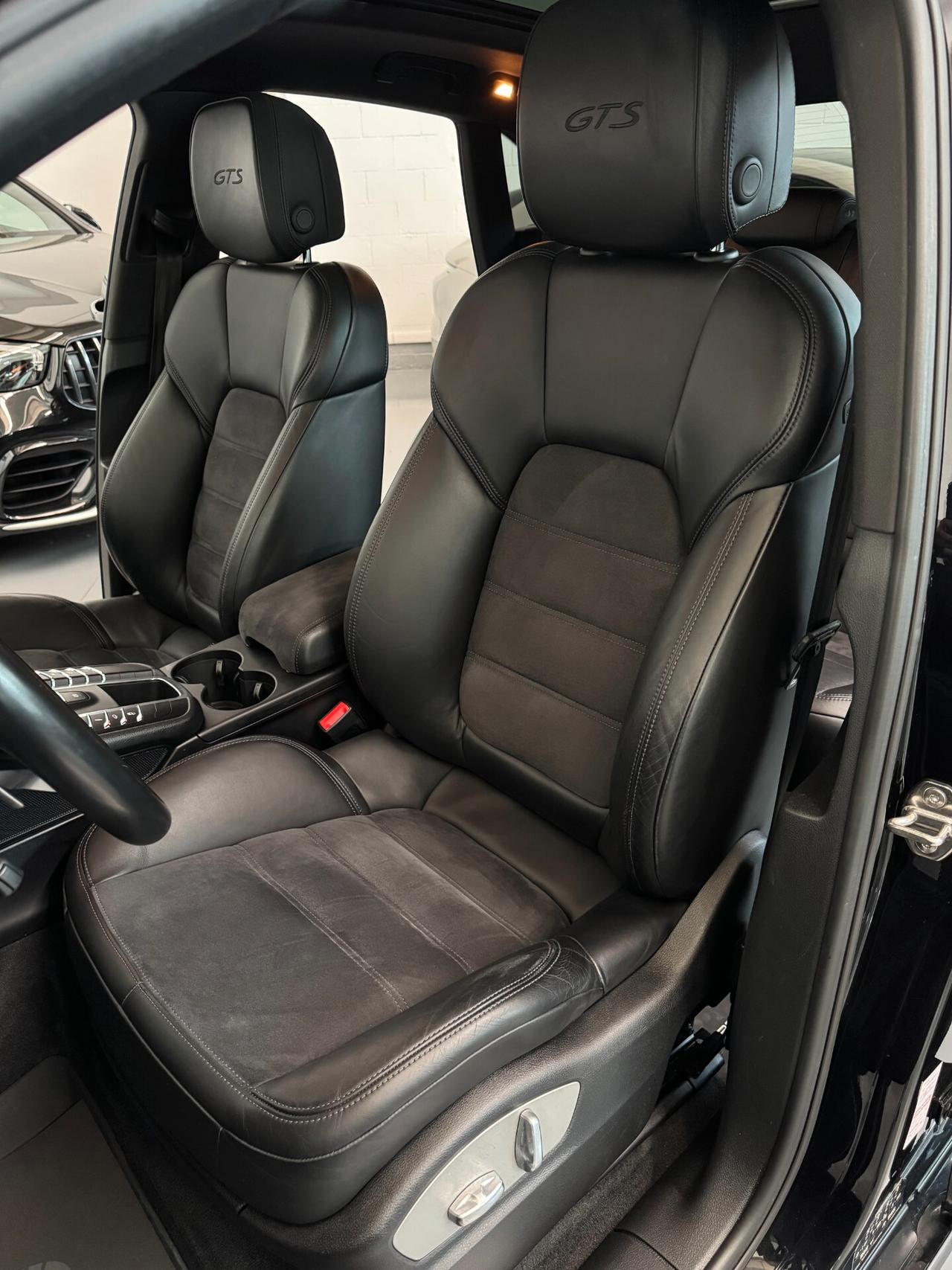 Porsche Macan GTS 3.0cc 360cv CarPlay Tetto apribile Finanziabile