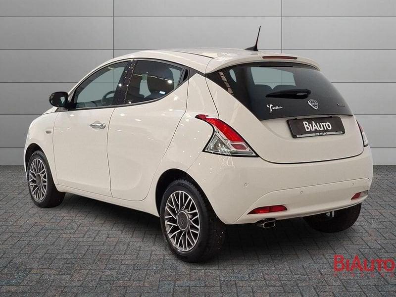 Lancia Ypsilon Ypsilon 1.0 firefly hybrid Gold s&s 70cv