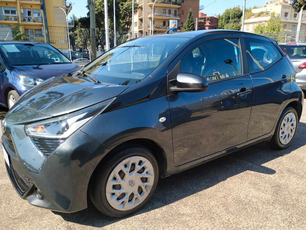 Toyota Aygo 1.0 VVT-i 69 CV 5 porte x-play TSS