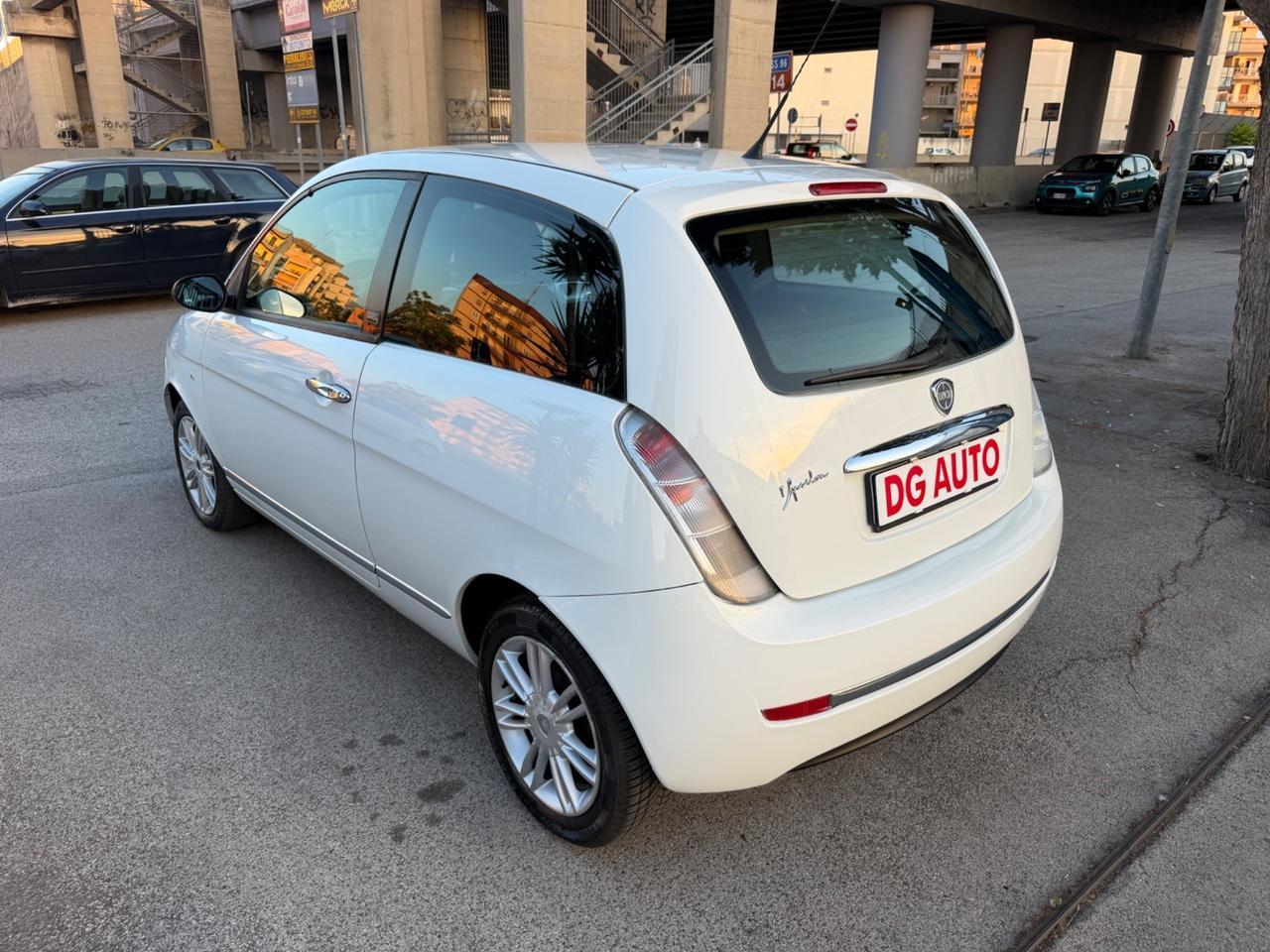 Lancia Ypsilon 1.2 benzina 69 cv 2011