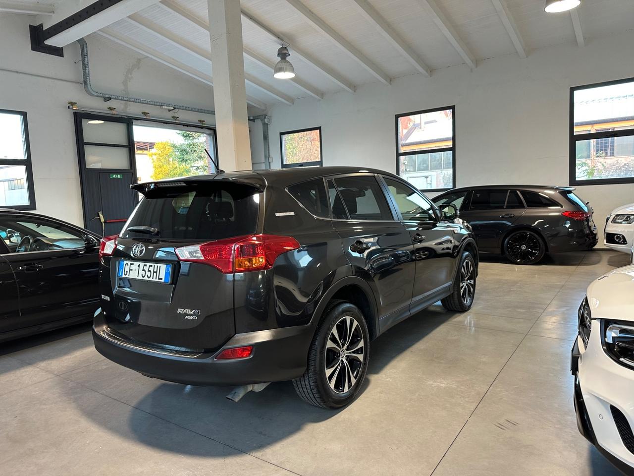 Toyota RAV 4 RAV4 2.0 D-4D 4WD Lounge White Ed.