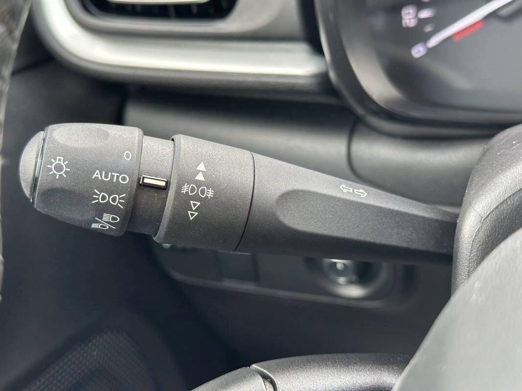 Citroen C3 1.2 puretech Shine 83cv con Telecamera e CarPlay